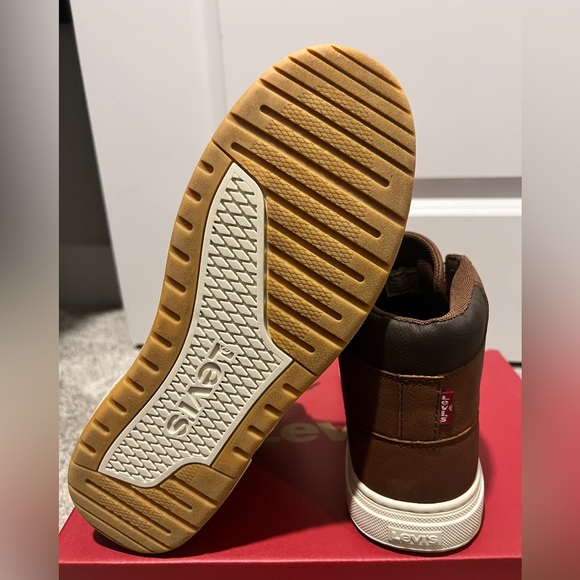 Levi’s Hightops Size 9 - Picture 2 of 5